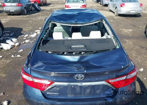 2015 Toyota Camry Xle z USA, uszkodzony, nr VIN 4T1BF1FK7FU958653